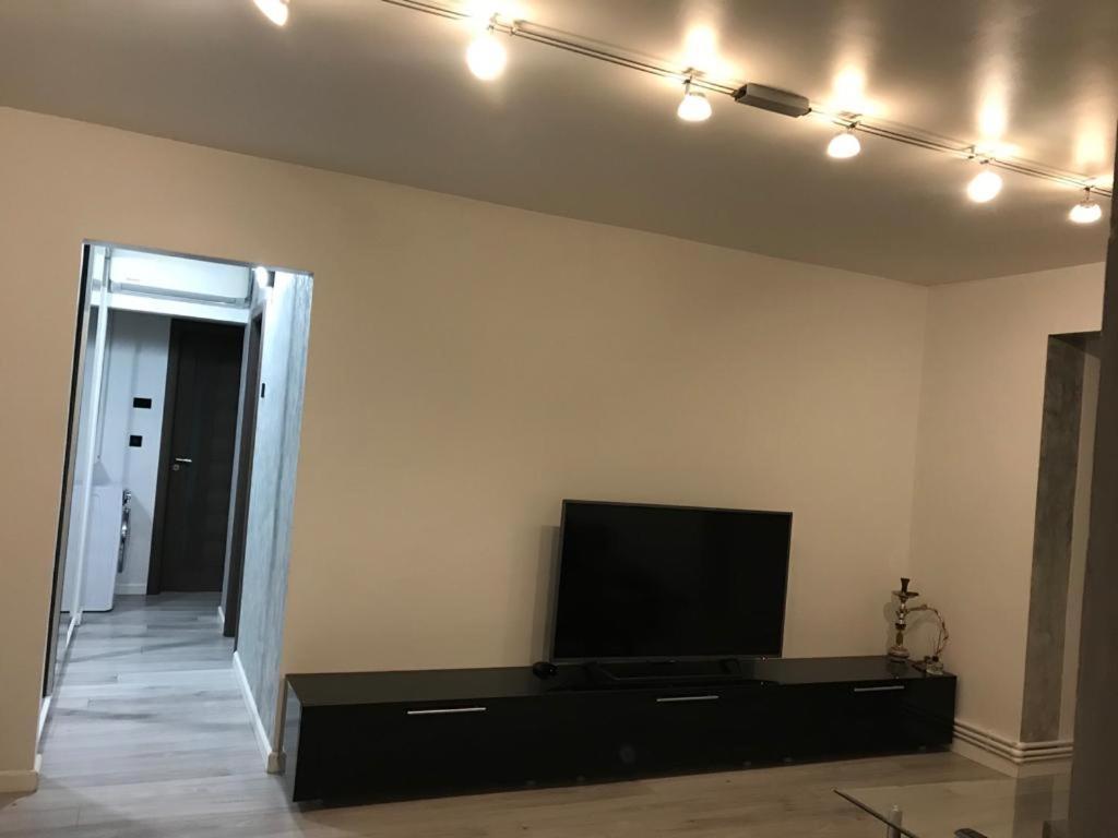 Elegant & Silver Luxury Apartament Craiova Exteriör bild