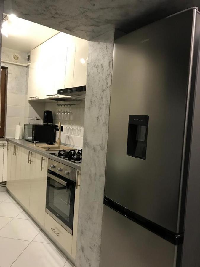 Elegant & Silver Luxury Apartament Craiova Exteriör bild