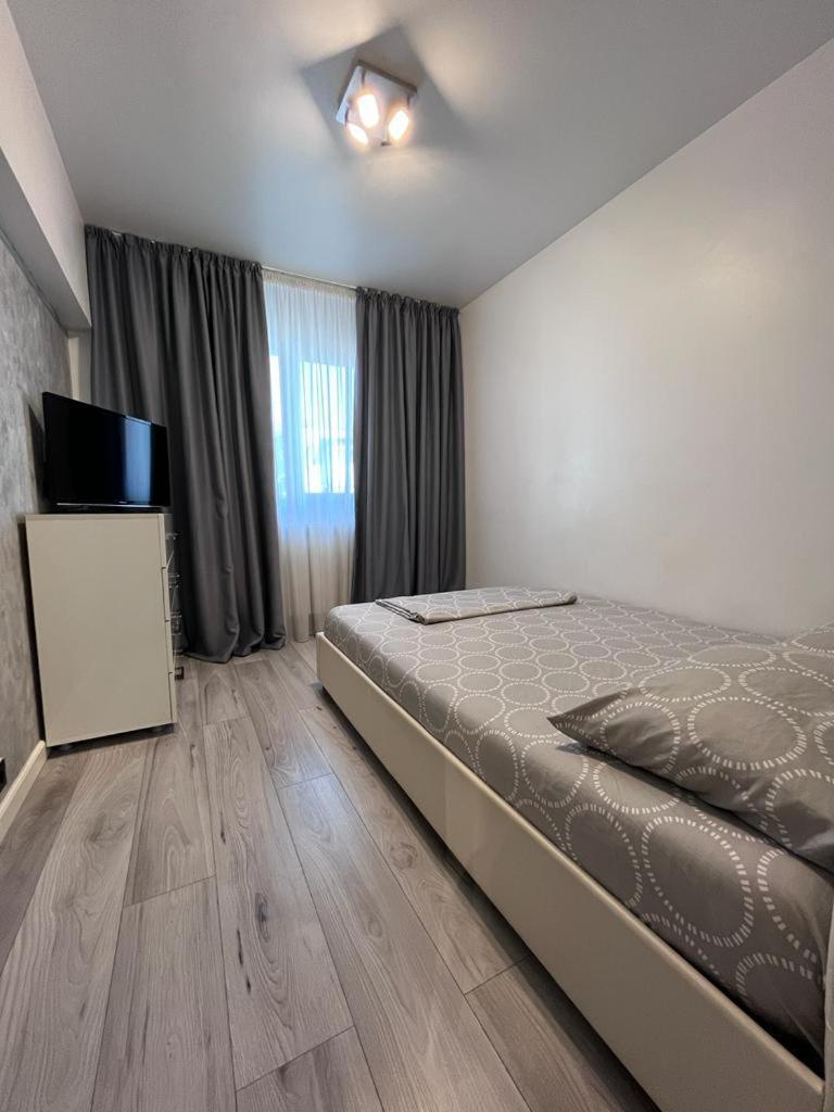 Elegant & Silver Luxury Apartament Craiova Exteriör bild